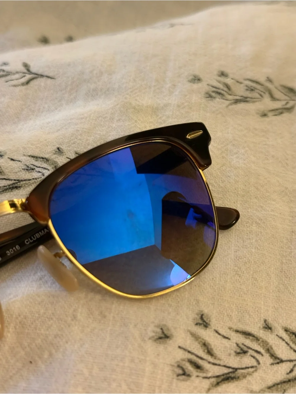 Ray-Ban Clubmaster Sunglasses - Tortoise Frame with Blue Mirrored Lenses